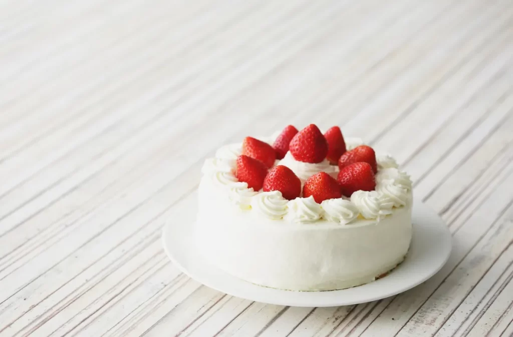 Simple strawberry shortcake parfait with fresh fruit